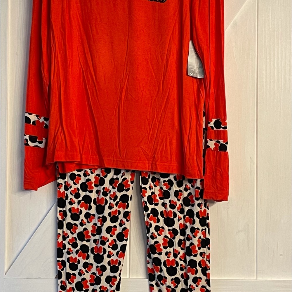 Women’s Disney Minnie Mouse Pajama set